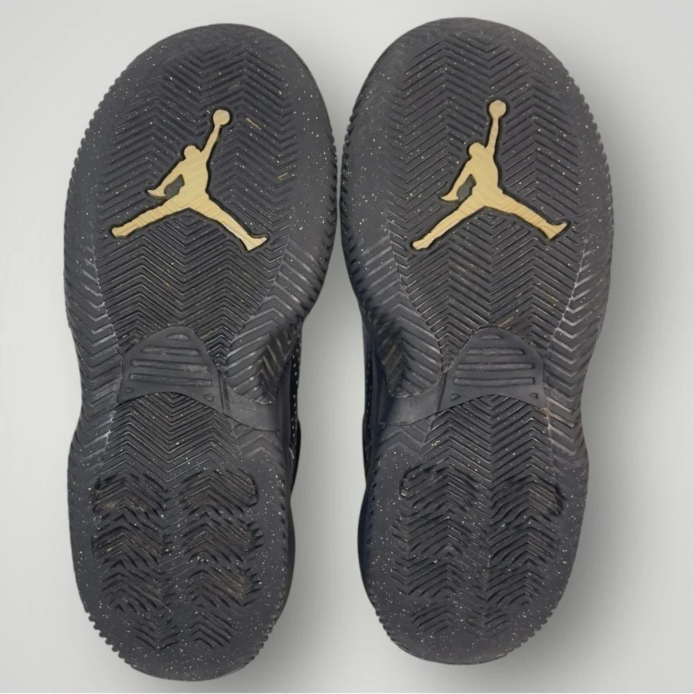Jordan Stay Loyal 2 size 6Y